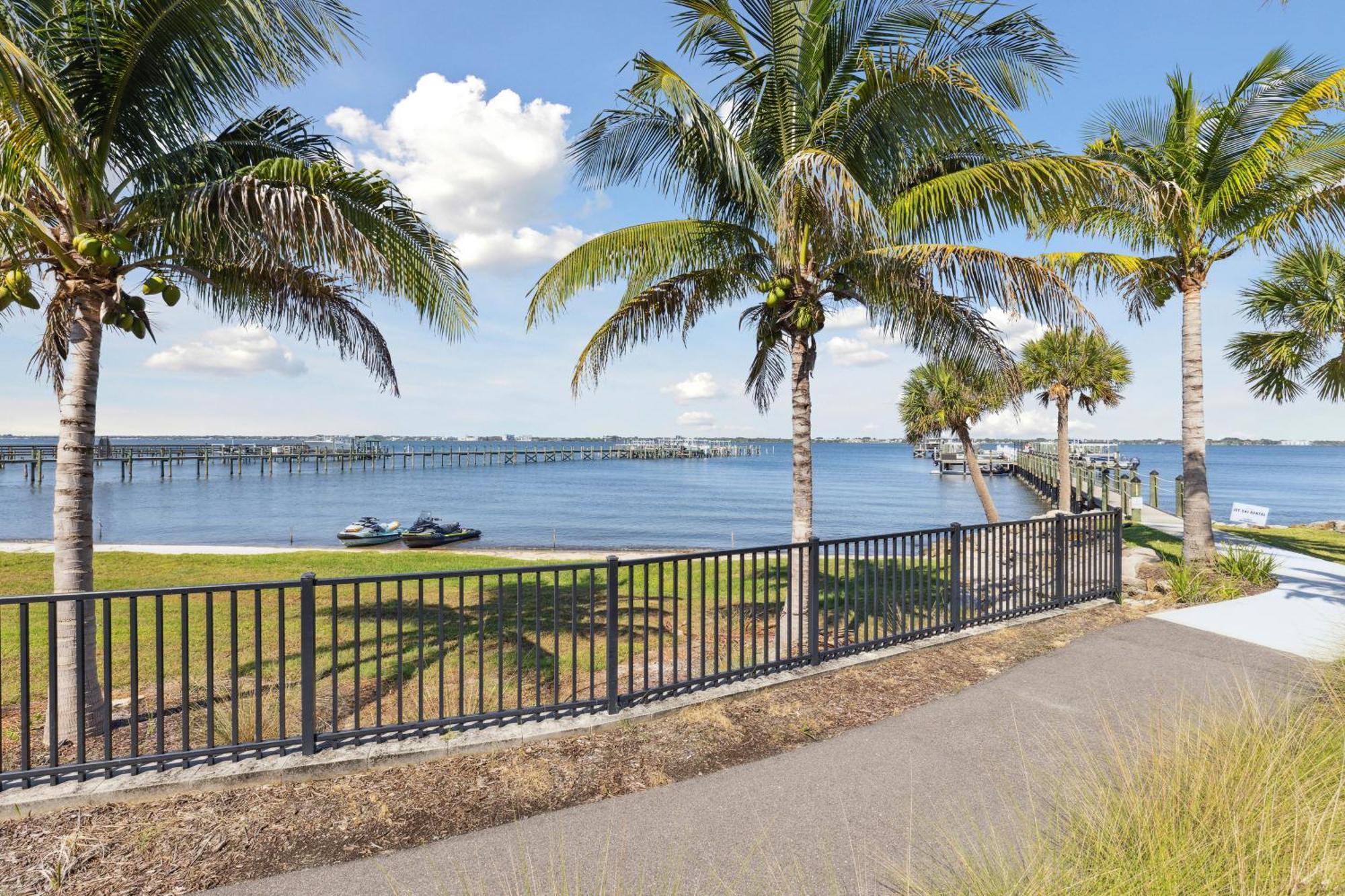 475 Strand Dr Melbourne Beach Exterior photo